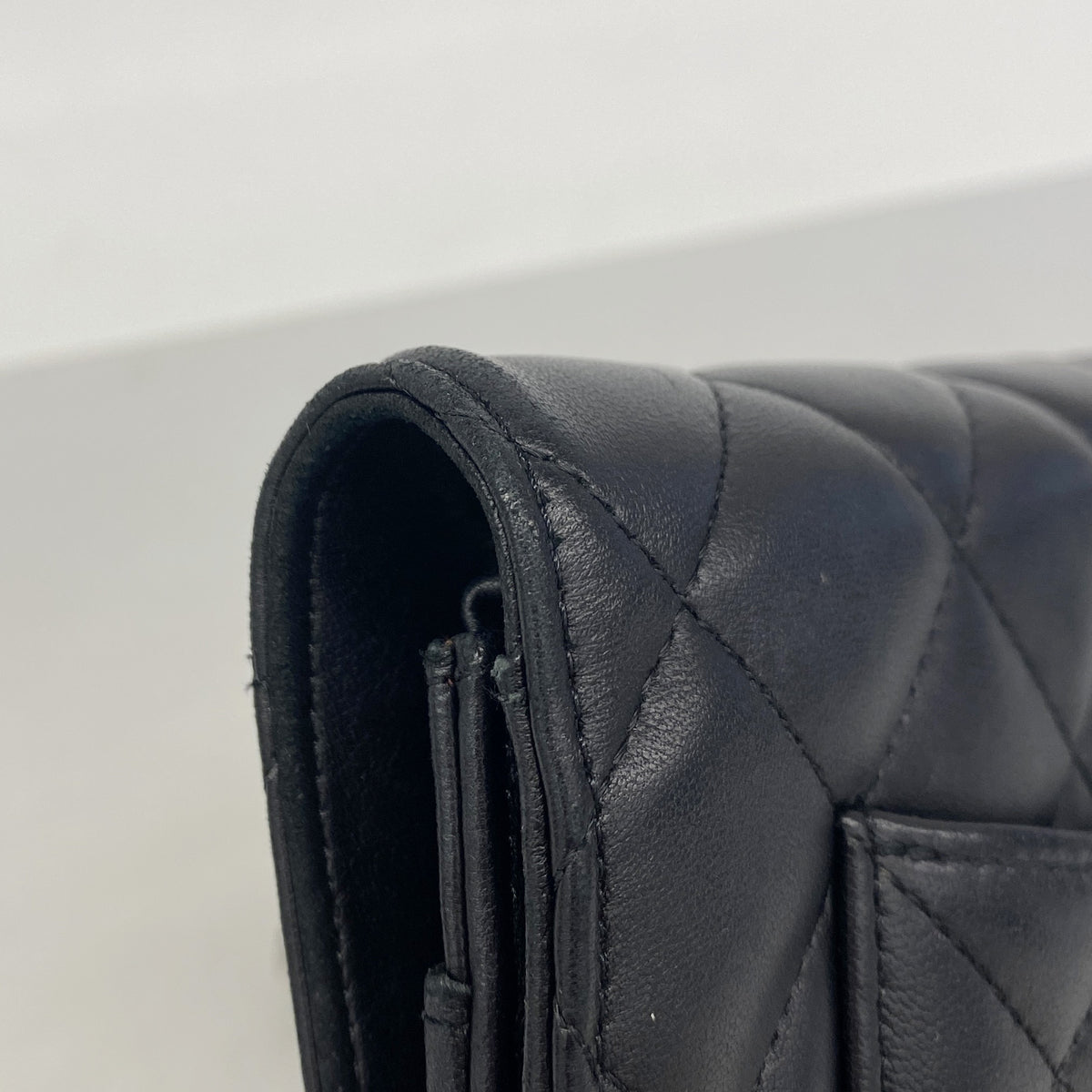 【6ib2189-h】シャネル ショルダーウォレット マトラッセ チェーンショルダー ラムスキン ブラック シルバー金具【中古】レディース