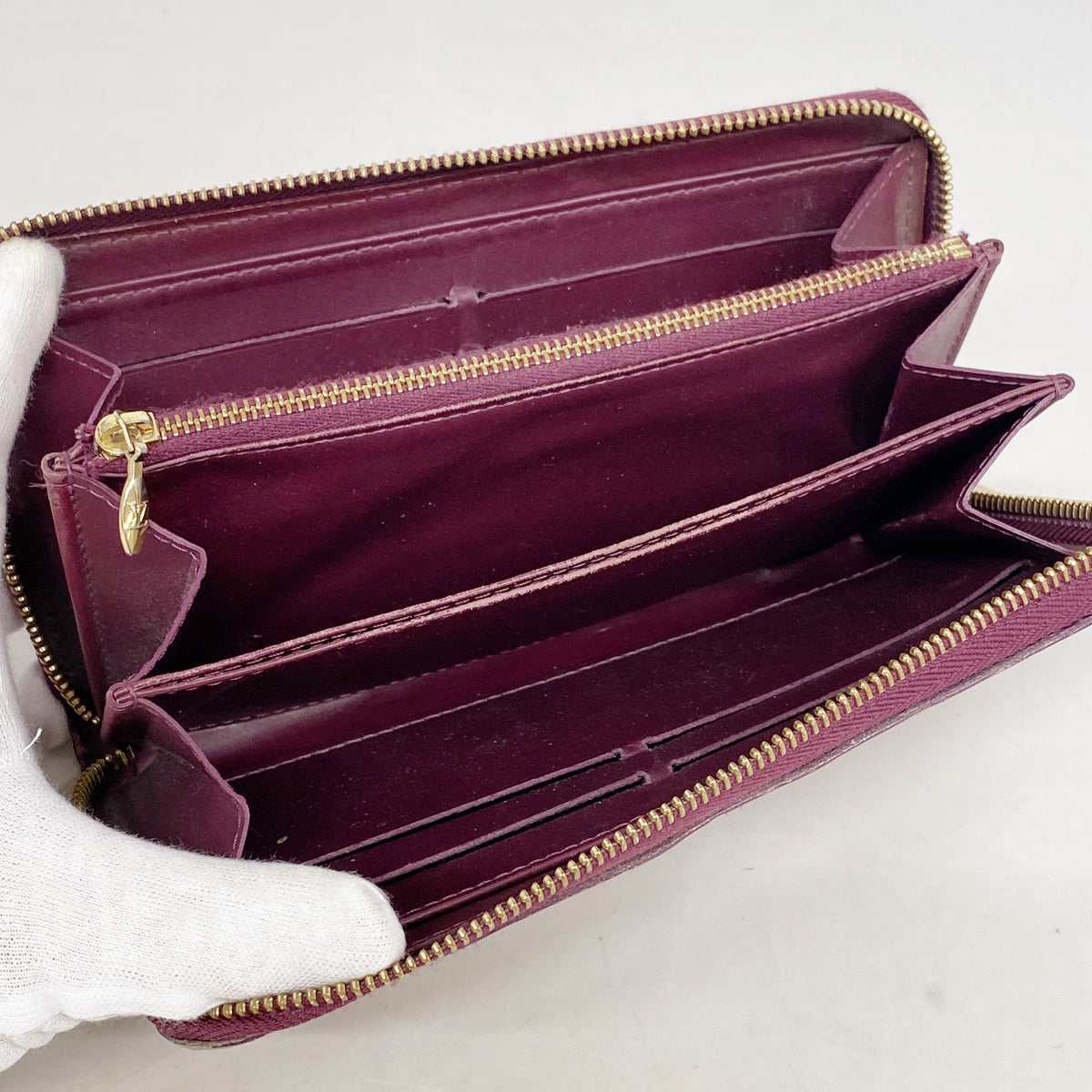 【6ib2192】ルイヴィトン 長財布 ヴェルニ ジッピーウォレット M93575 ヴィオレット【中古】レディース