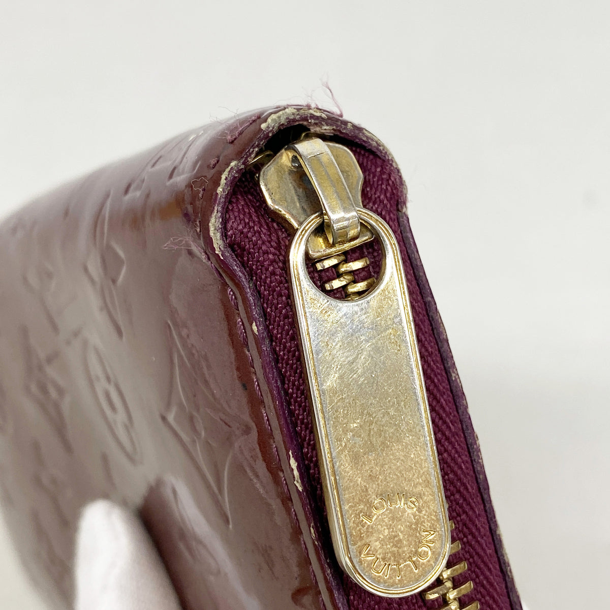 【6ib2192】ルイヴィトン 長財布 ヴェルニ ジッピーウォレット M93575 ヴィオレット【中古】レディース