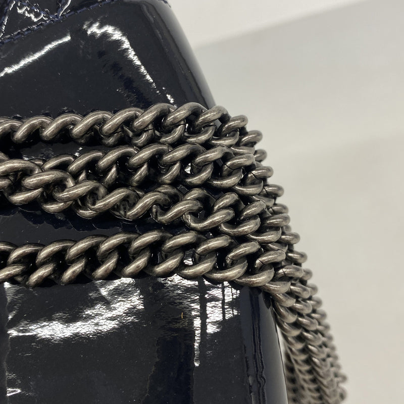 【6ib2231-h】シャネル ショルダーバッグ ボーイシャネル チェーンショルダー パテントレザー ネイビー シルバー金具【中古】レディース