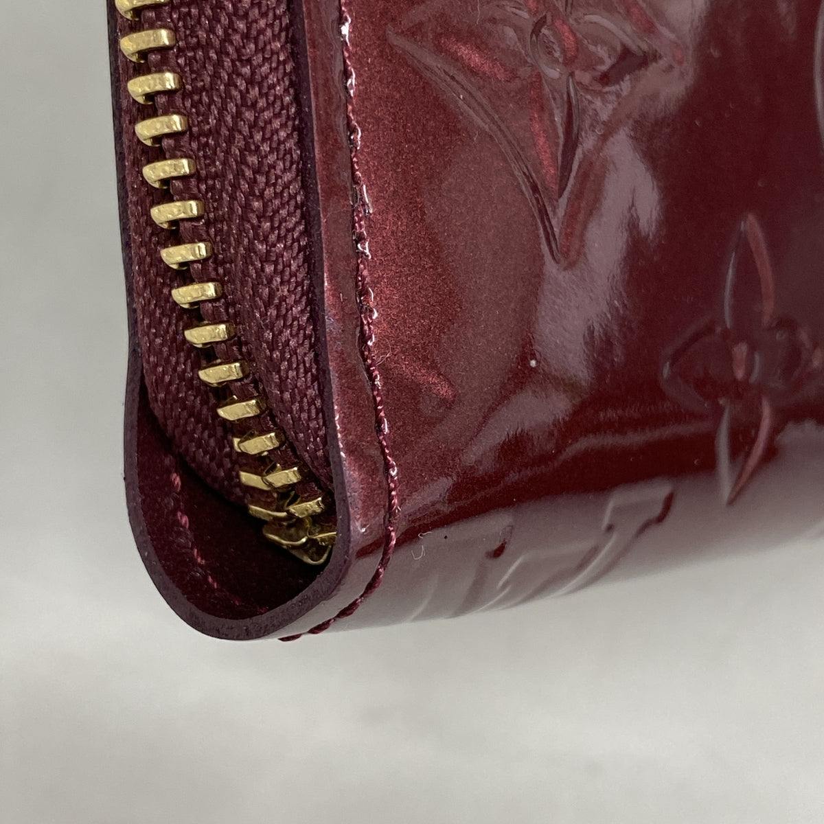 【6ib2246】ルイヴィトン 長財布 ヴェルニ ジッピーウォレット M90218 グリヨット【中古】レディース