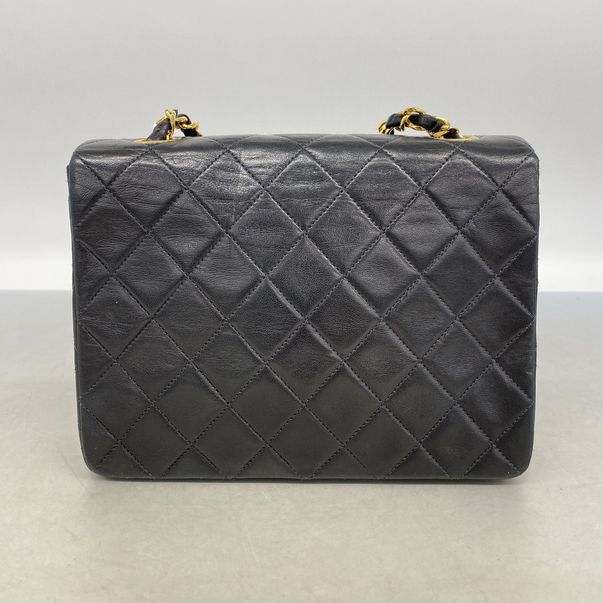 【6ib2250】シャネル ショルダーバッグ ミニマトラッセ チェーンショルダー ラムスキン ブラック ゴールド金具【中古】レディース