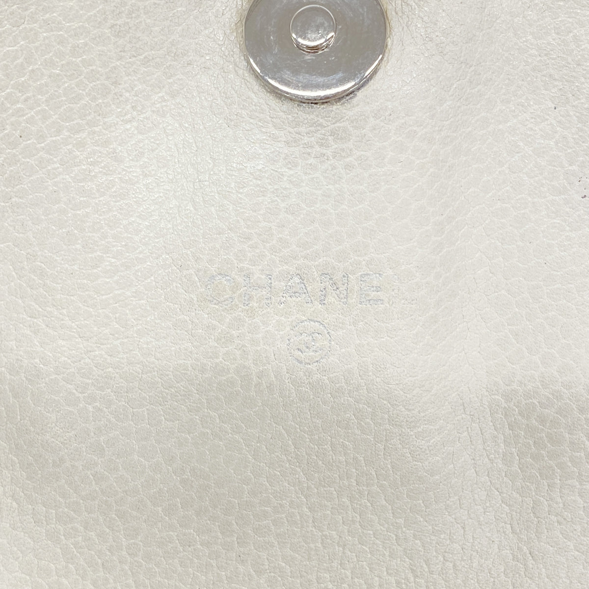 【6ib2265】シャネル ショルダーウォレット マトラッセ チェーンショルダー キャビアスキン ホワイト シルバー金具【中古】レディース