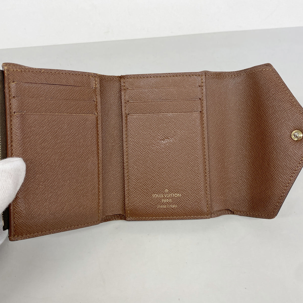 【6ib2289】ルイヴィトン 三つ折り財布 モノグラム ポルトフォイユヴィクトリーヌ M62472 ブラウン【中古】レディース