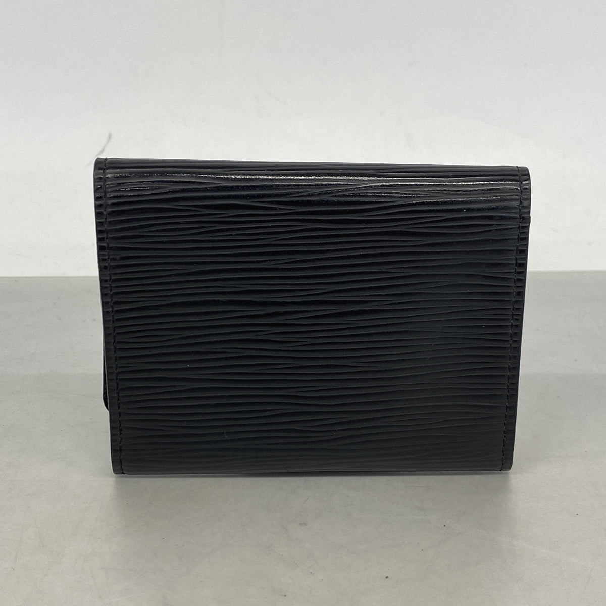 【6ib2290】ルイヴィトン 名刺入れ エピ アンヴェロップカルトドゥヴィジット M56582 ノワール【中古】メンズ レディース ユニセックス