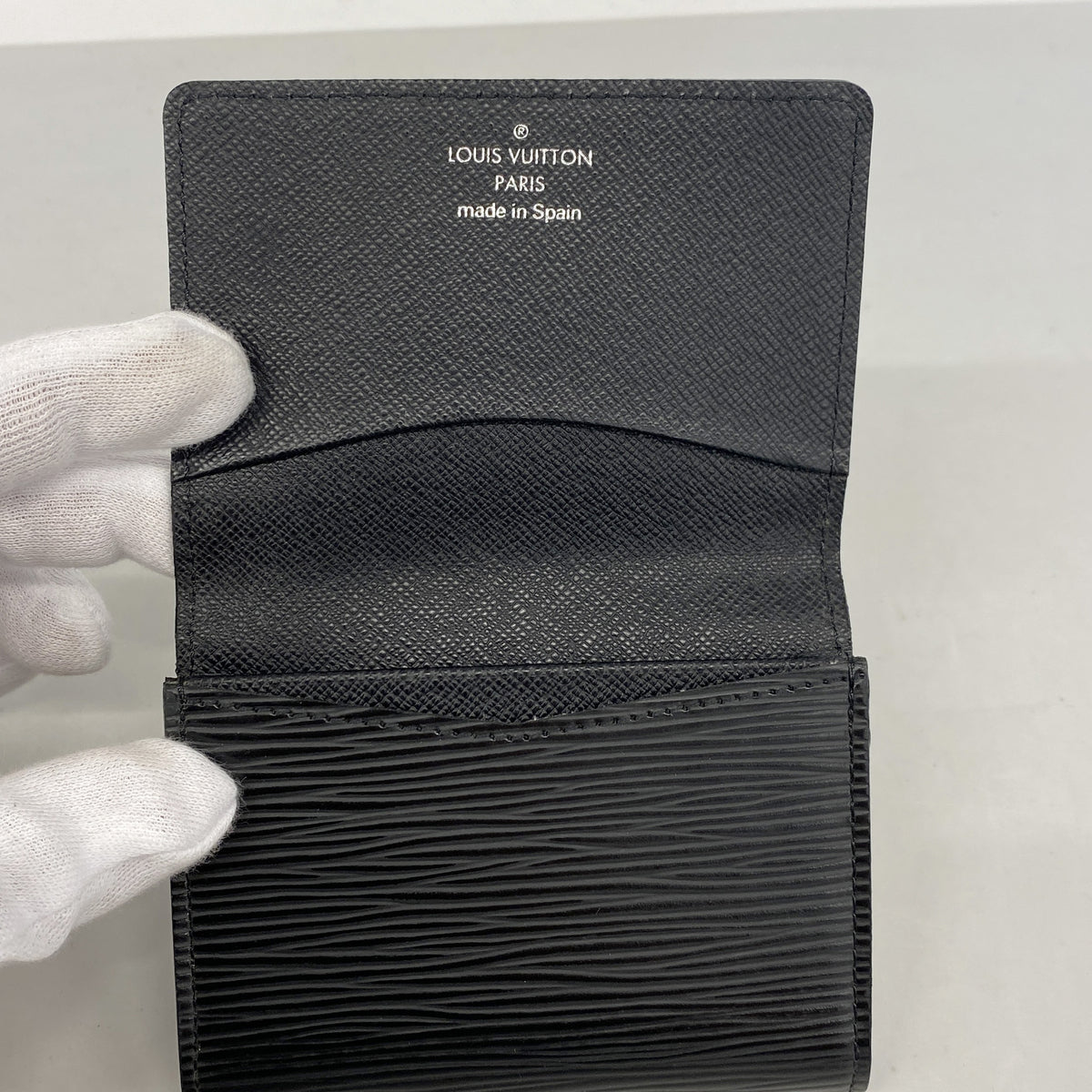 【6ib2290】ルイヴィトン 名刺入れ エピ アンヴェロップカルトドゥヴィジット M56582 ノワール【中古】メンズ レディース ユニセックス
