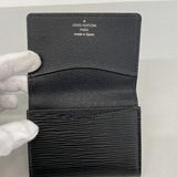 【6ib2290】ルイヴィトン 名刺入れ エピ アンヴェロップカルトドゥヴィジット M56582 ノワール【中古】メンズ レディース ユニセックス