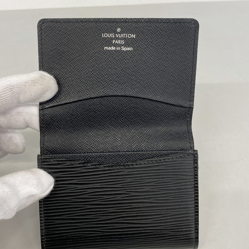 【6ib2290】ルイヴィトン 名刺入れ エピ アンヴェロップカルトドゥヴィジット M56582 ノワール【中古】メンズ レディース ユニセックス