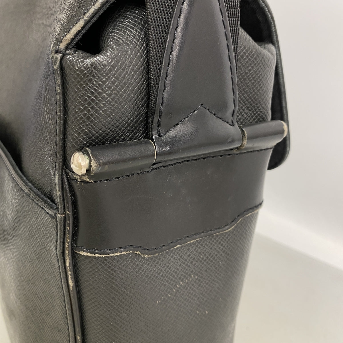 【6ib2294】ルイヴィトン ショルダーバッグ タイガ ヤランガ M30822 アルドワーズ【中古】メンズ