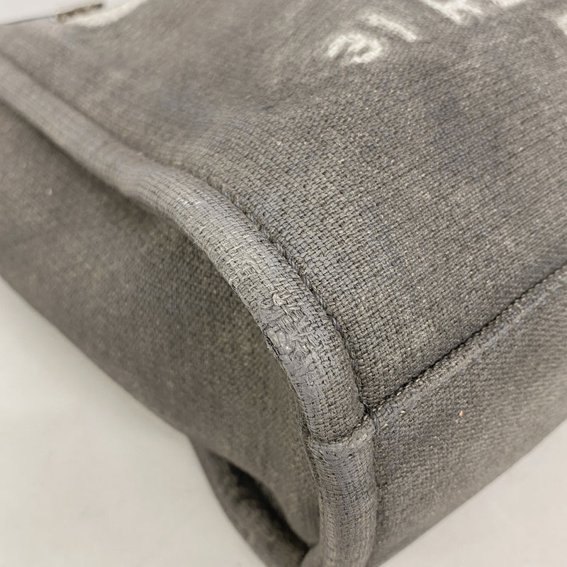【6ib2305】シャネル チェーントート ドーヴィル キャンバス グレー シルバー金具【中古】レディース