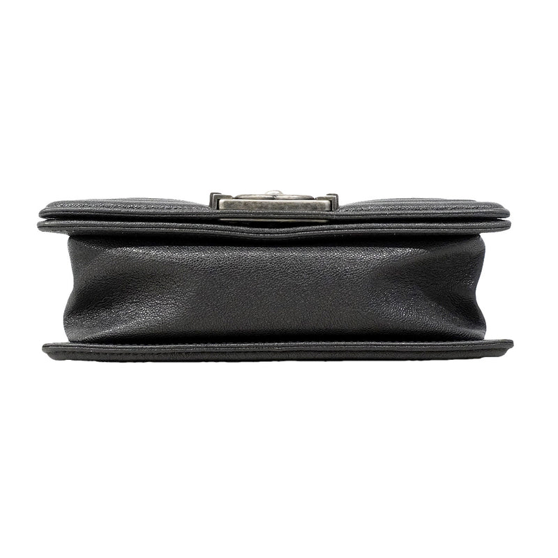 【6ib2312】シャネル ショルダーバッグ ボーイシャネル チェーンショルダー キャビアスキン グレー シルバー金具【中古】レディース