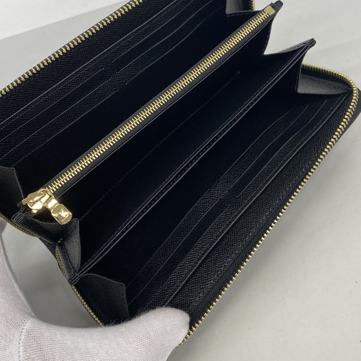 【6ib2335】ルイヴィトン 長財布 エピ ジッピーウォレット M61857 ノワール【中古】メンズ レディース ユニセックス