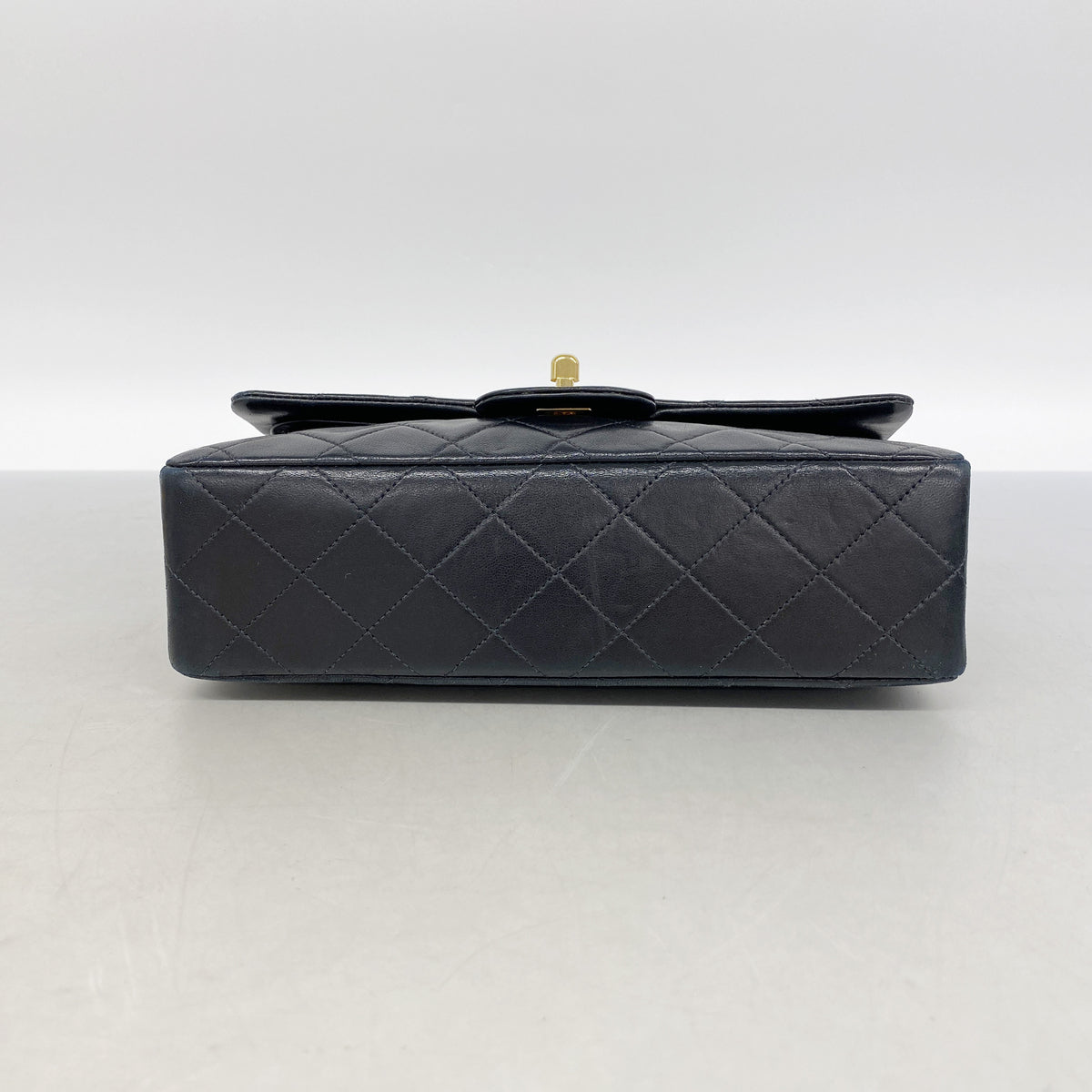 【6ib2338-h】シャネル ショルダーバッグ マトラッセ Wフラップ Wチェーン ラムスキン ブラック ゴールド金具【中古】レディース