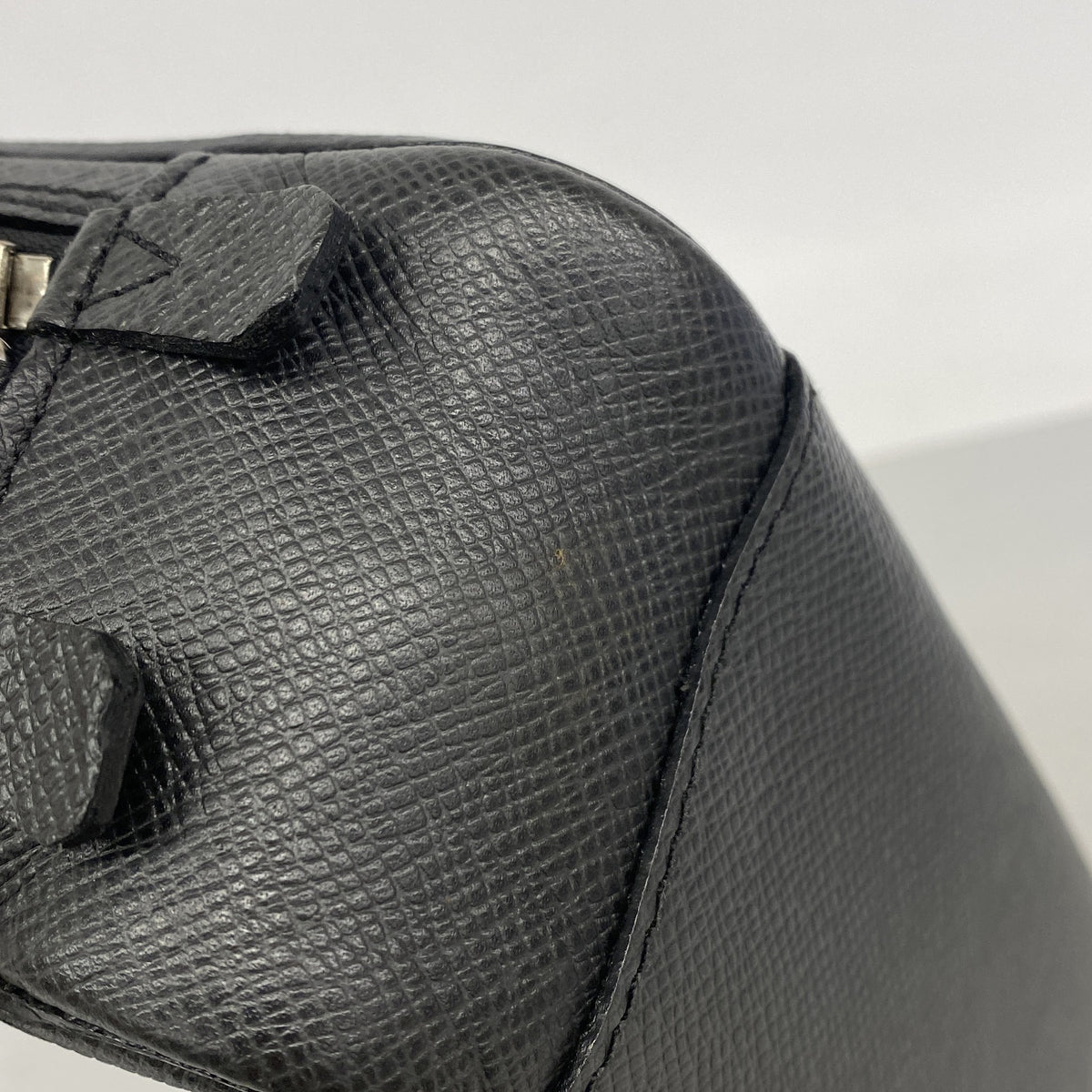 【6ib2373】ルイヴィトン クラッチバッグ タイガ ネオパヴェル M32902 アルドワーズ【中古】メンズ