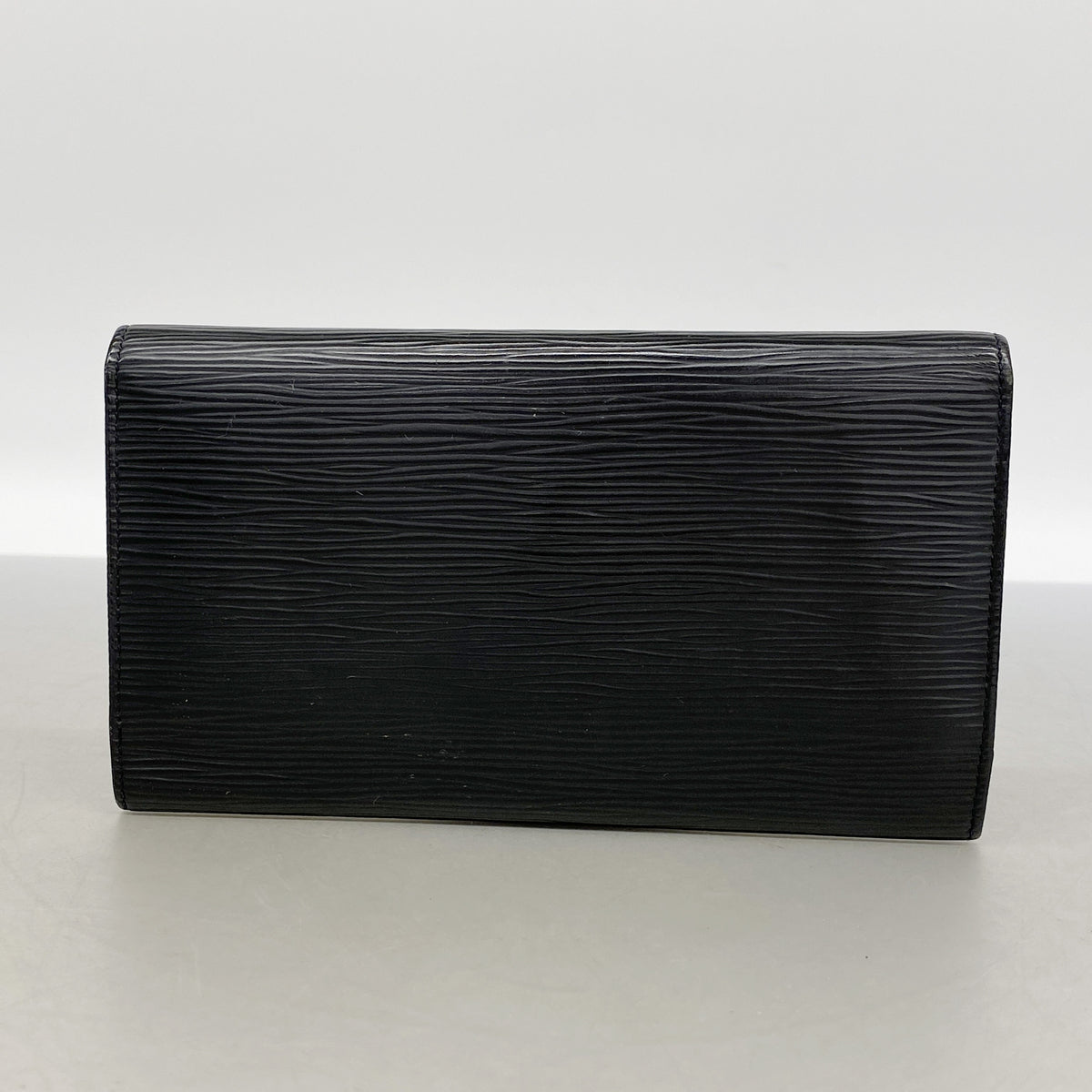 【6ib2463】ルイヴィトン 三つ折り長財布 エピ ポルトトレゾールインターナショナル M63382 ノワール【中古】メンズ レディース ユニセックス