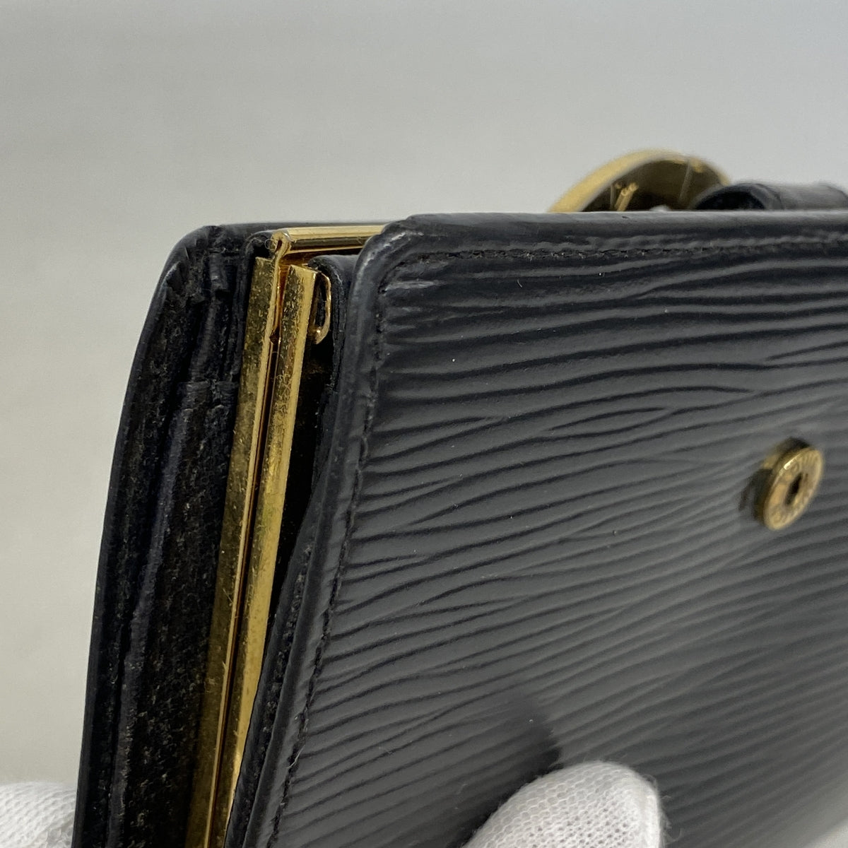 【6ib2465】ルイヴィトン 財布 エピ ポルトモネビエヴィエノワ M63242 ノワール【中古】レディース