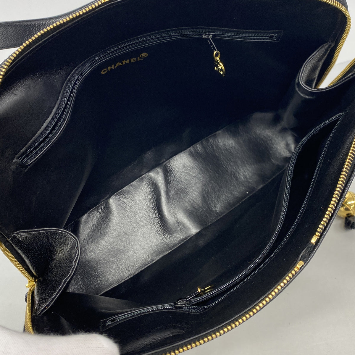 【6ib2487】シャネル ショルダーバッグ キャビアスキン ブラック ゴールド金具【中古】レディース