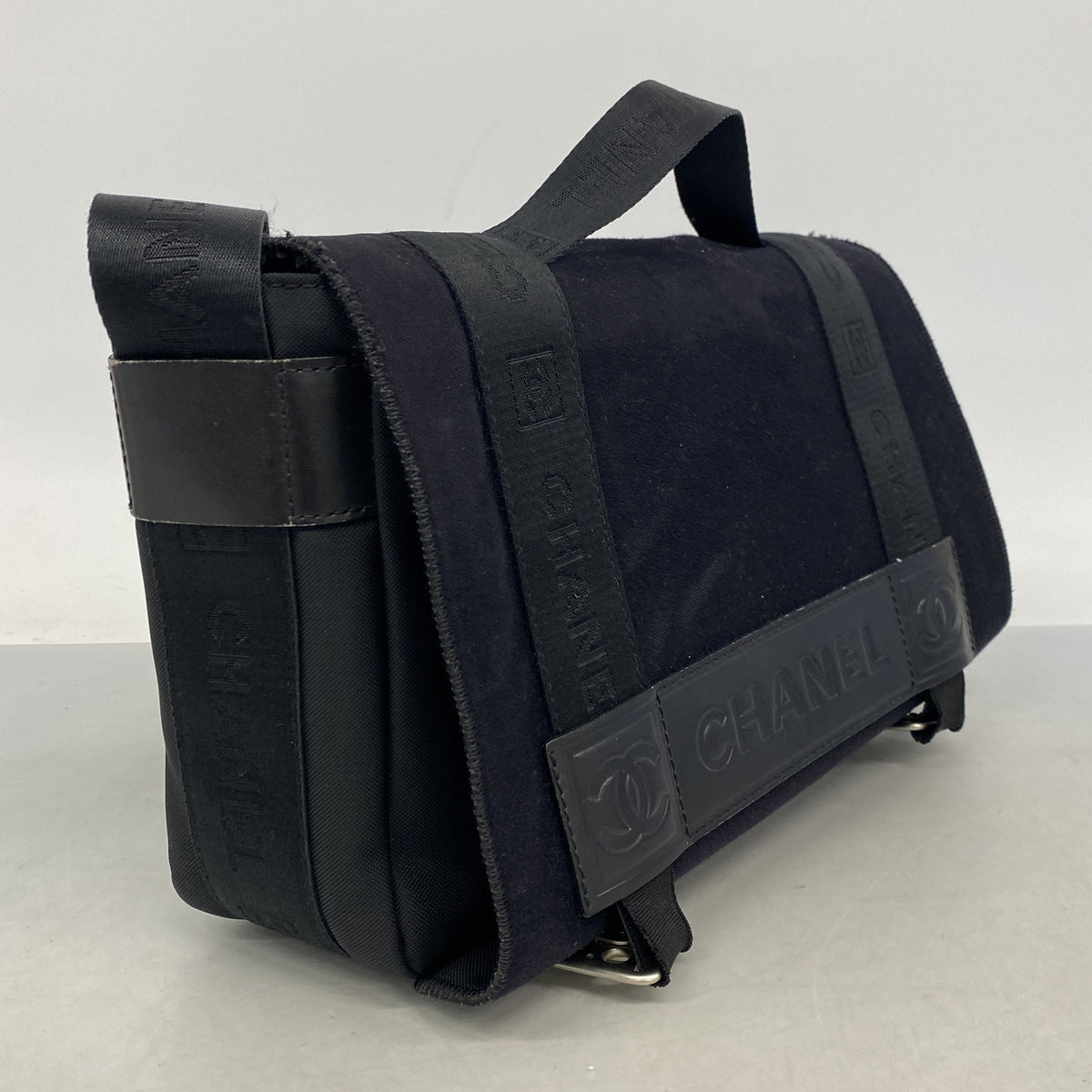 【6ib2496】シャネル ショルダーバッグ スポーツ ナイロン フェルト ブラック シルバー金具【中古】レディース