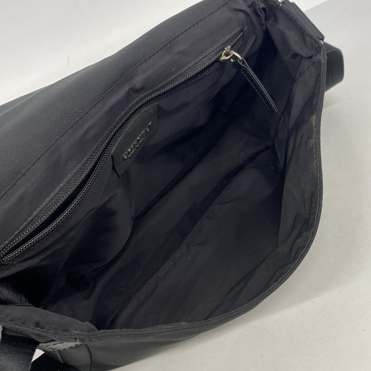 【6ib2496】シャネル ショルダーバッグ スポーツ ナイロン フェルト ブラック シルバー金具【中古】レディース