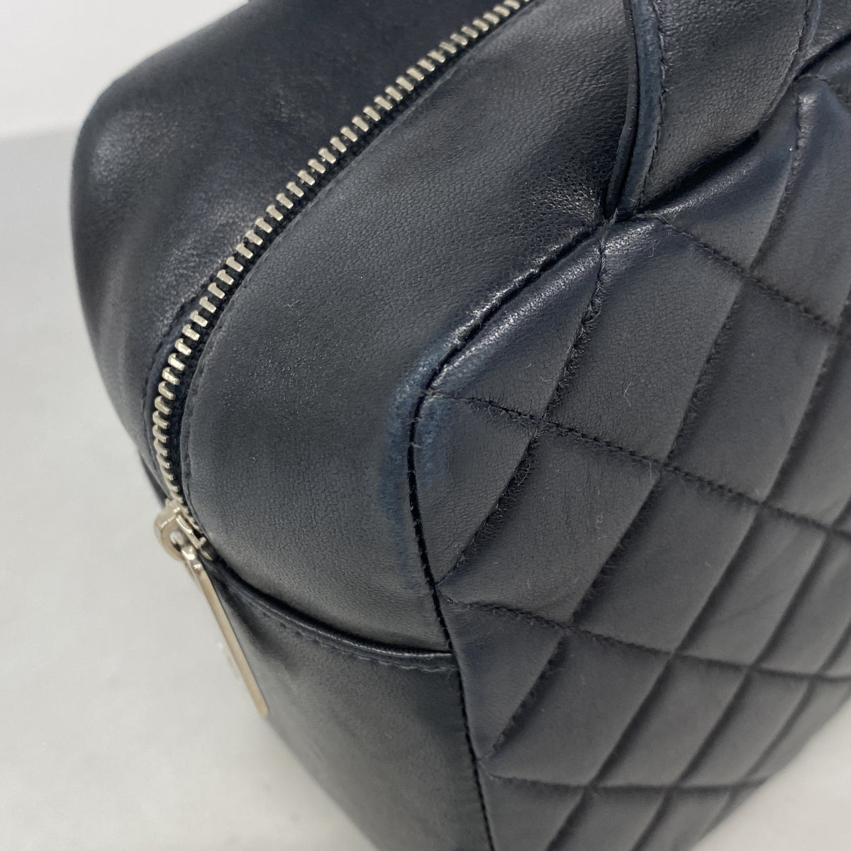【6ib2497】シャネル ハンドバッグ マトラッセ ラムスキン ブラック シルバー金具【中古】レディース