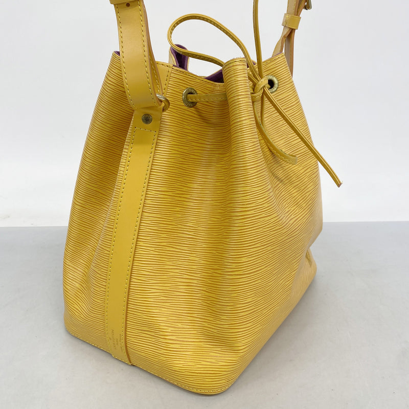 【6ib2505】ルイヴィトン ショルダーバッグ エピ プチノエ M44109 ジョーヌ【中古】レディース