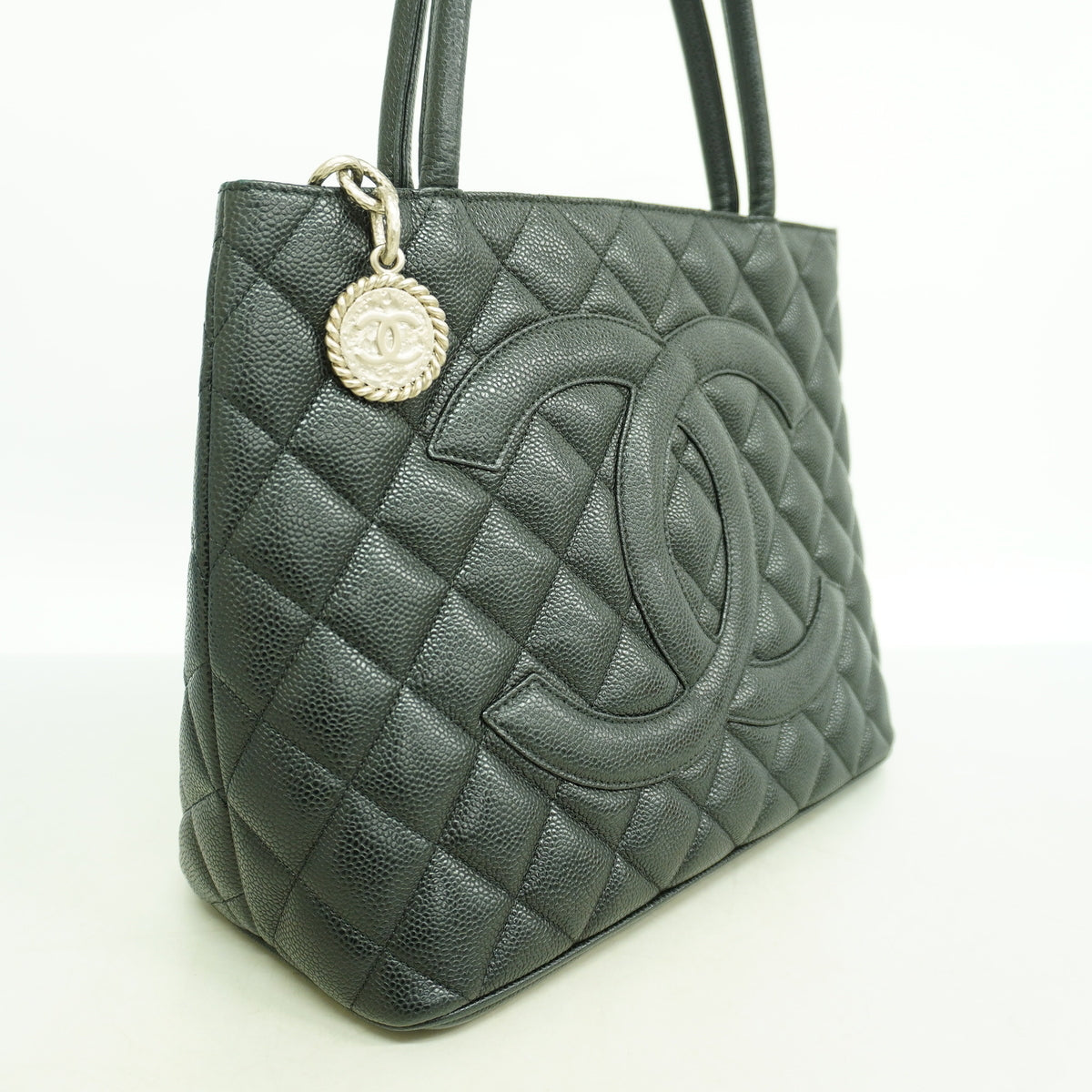 【6ib2547】シャネル トートバッグ 復刻トート キャビアスキン ブラック シルバー金具【中古】レディース
