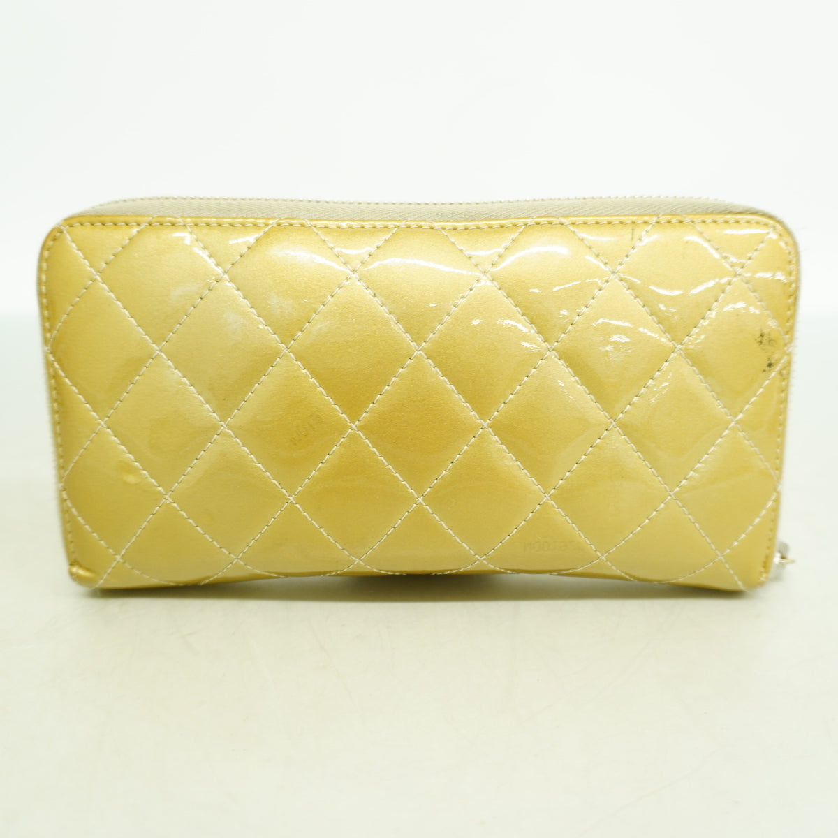 【6ib2548】シャネル 長財布 マトラッセ パテントレザー ベージュ シルバー金具【中古】レディース