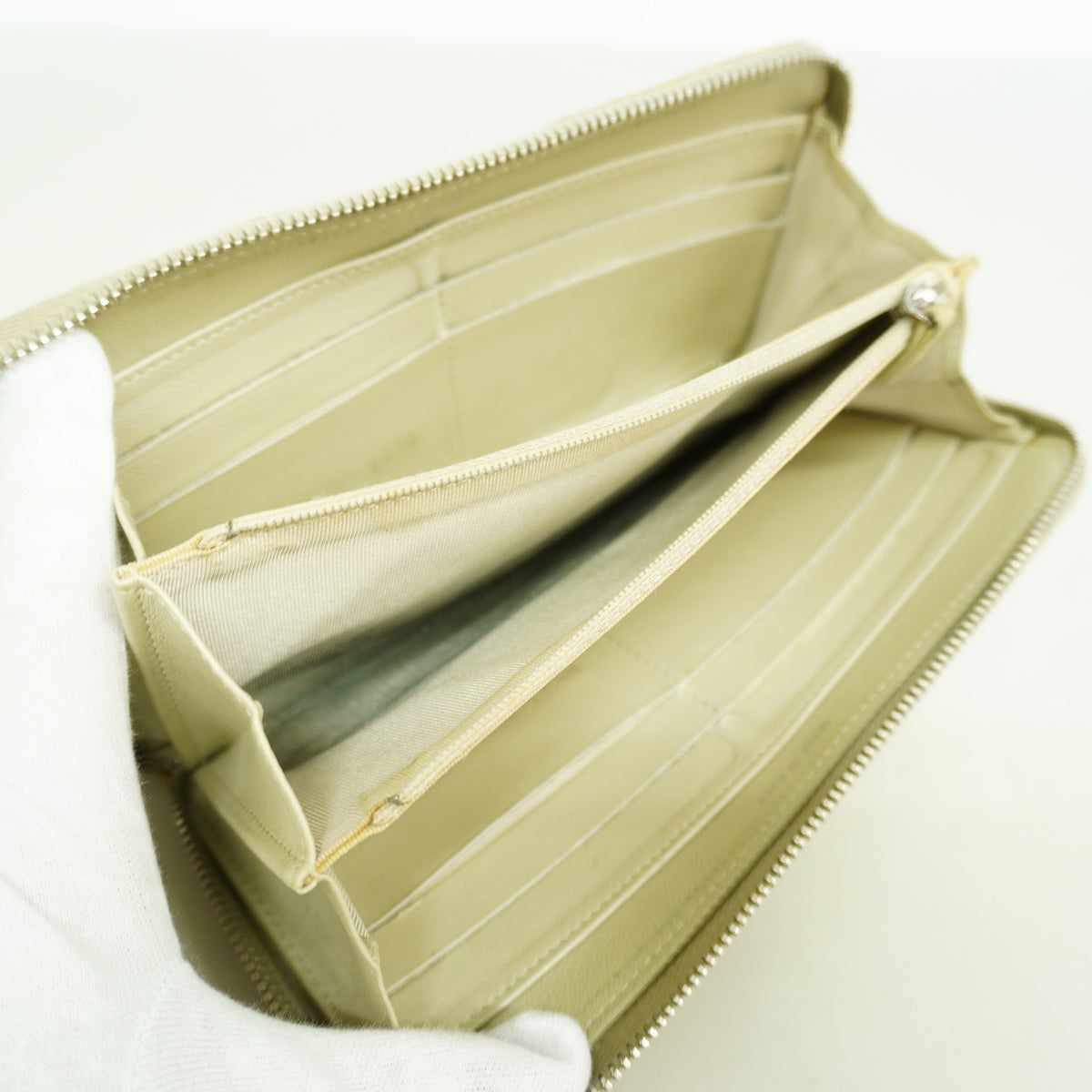 【6ib2548】シャネル 長財布 マトラッセ パテントレザー ベージュ シルバー金具【中古】レディース