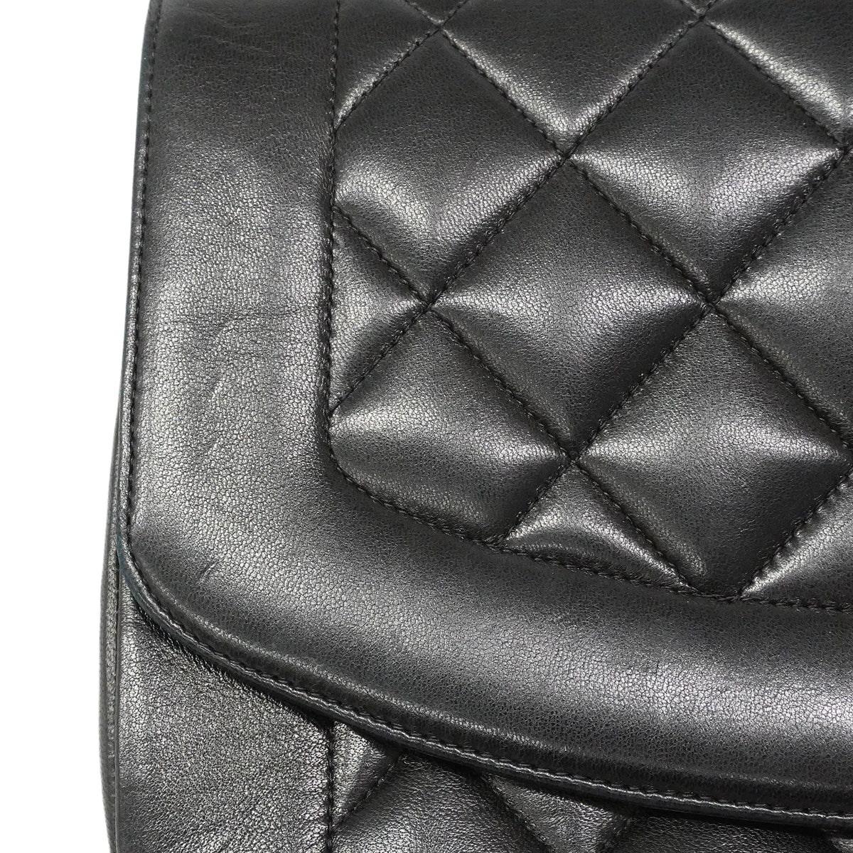 【6ib2556-h】シャネル ショルダーバッグ ダイアナ チェーンショルダー ラムスキン ブラック ゴールド金具【中古】レディース