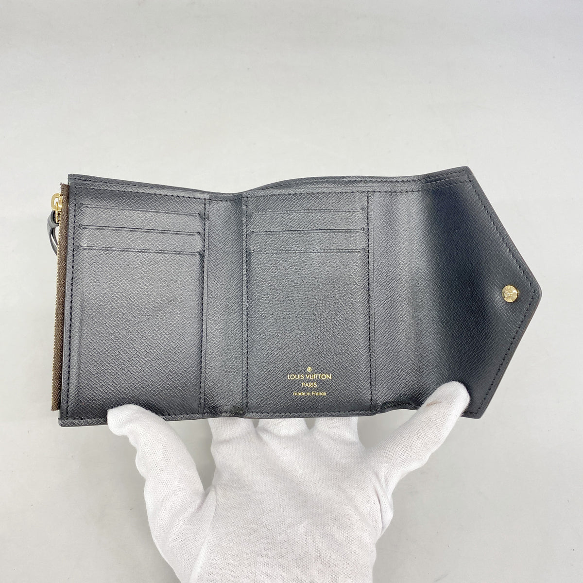 【6ib2574】ルイヴィトン 三つ折り財布 モノグラム・リバース ポルトフォイユヴィクトリーヌ M81557 ブラウン【中古】レディース