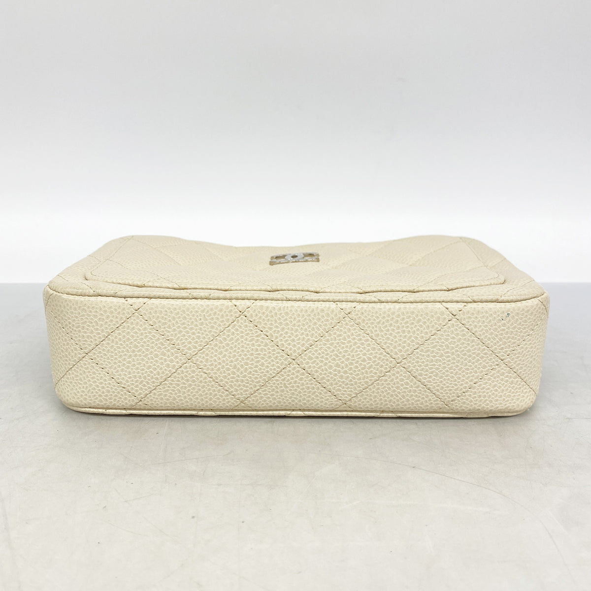 【6ib2607】シャネル ショルダーバッグ マトラッセ チェーンショルダー キャビアスキン アイボリー シルバー金具【中古】レディース
