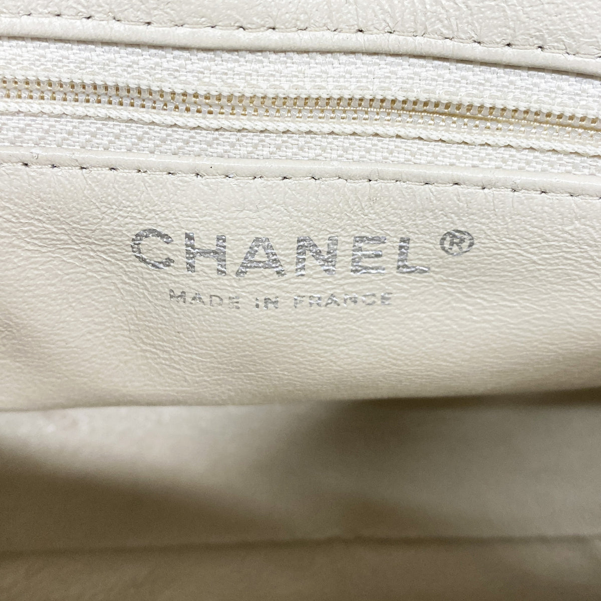 【6ib2607】シャネル ショルダーバッグ マトラッセ チェーンショルダー キャビアスキン アイボリー シルバー金具【中古】レディース