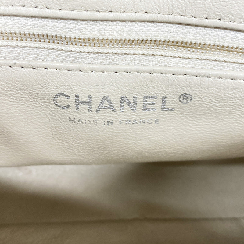 【6ib2607】シャネル ショルダーバッグ マトラッセ チェーンショルダー キャビアスキン アイボリー シルバー金具【中古】レディース
