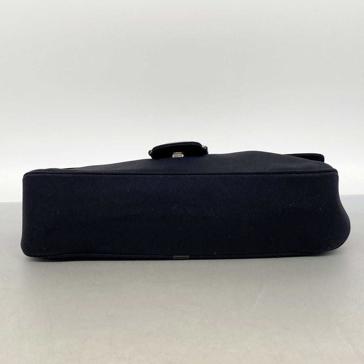 【6ib2610】サルヴァトーレフェラガモ ショルダーバッグ ヴァラ キャンバス ブラック シルバー金具【中古】レディース