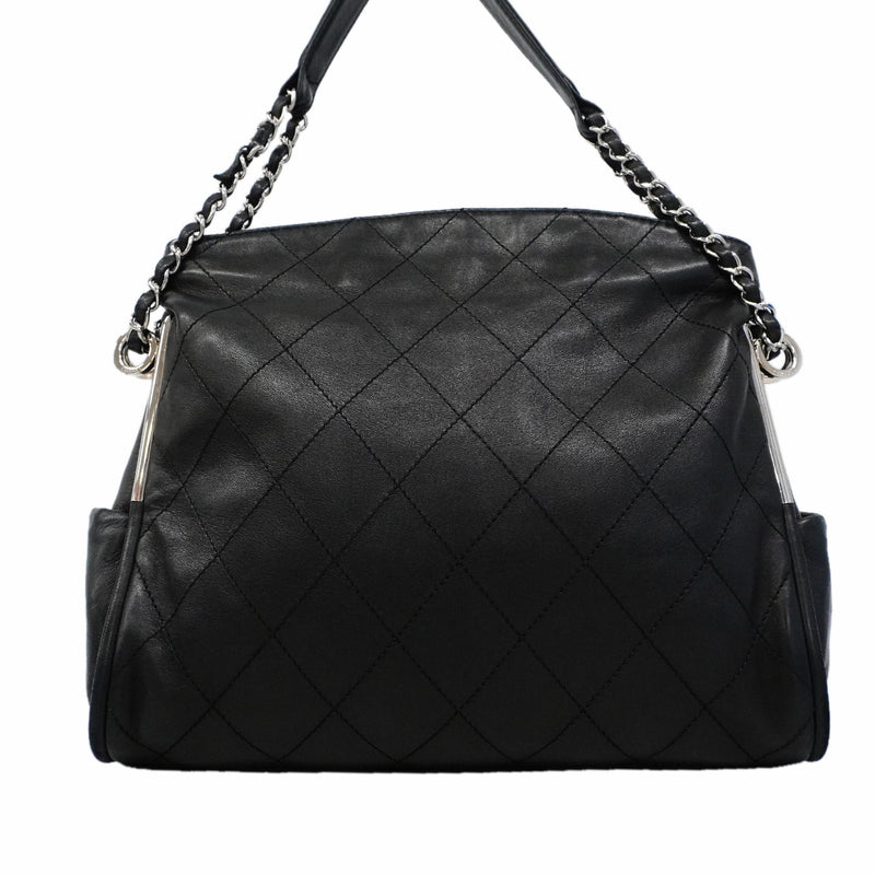 【6ib2637】シャネル ショルダーバッグ マトラッセ チェーンショルダー ラムスキン ブラック シルバー金具【中古】レディース