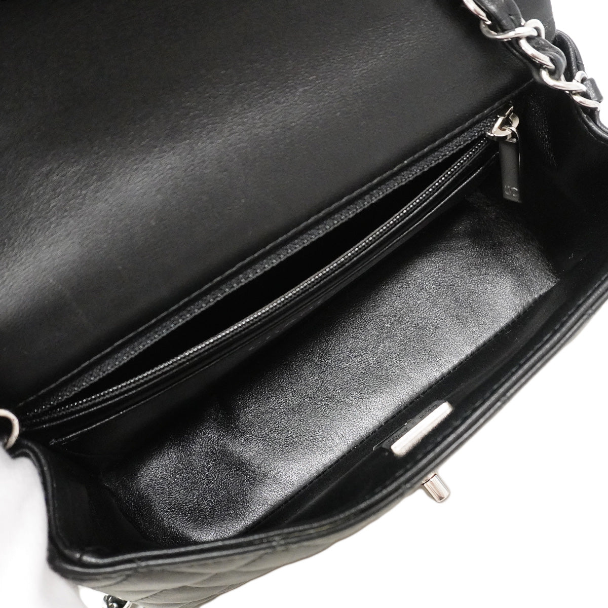 【6ib2673】シャネル ショルダーバッグ ミニマトラッセ チェーンショルダー ラムスキン ブラック シルバー金具【中古】レディース