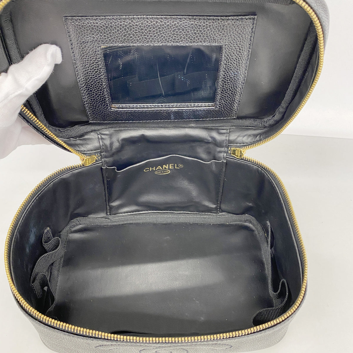 【6ib2681】シャネル バニティバッグ キャビアスキン ブラック ゴールド金具【中古】レディース