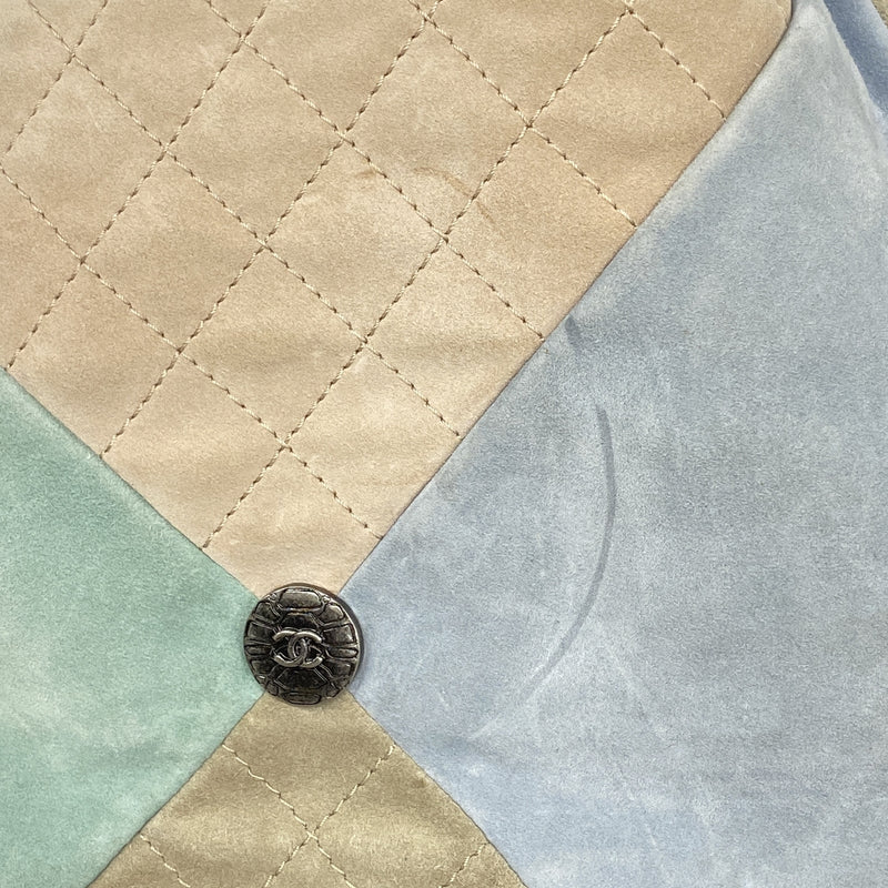 【6ib2684】シャネル ショルダーバッグ チェーンショルダー スウェード ベージュ ブルー グリーン シルバー金具【中古】レディース