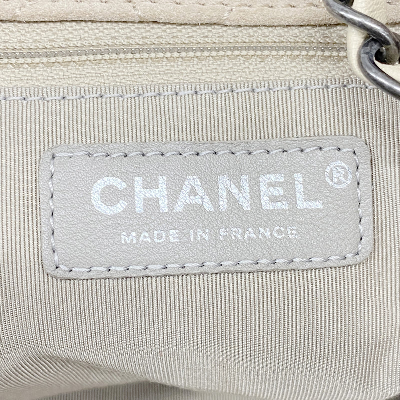 【6ib2684】シャネル ショルダーバッグ チェーンショルダー スウェード ベージュ ブルー グリーン シルバー金具【中古】レディース