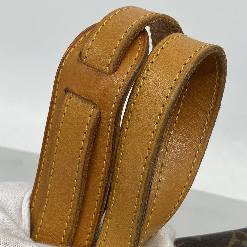 【6ib2702】ルイヴィトン ショルダーバッグ モノグラム ソミュール30 M42256 ブラウン【中古】レディース