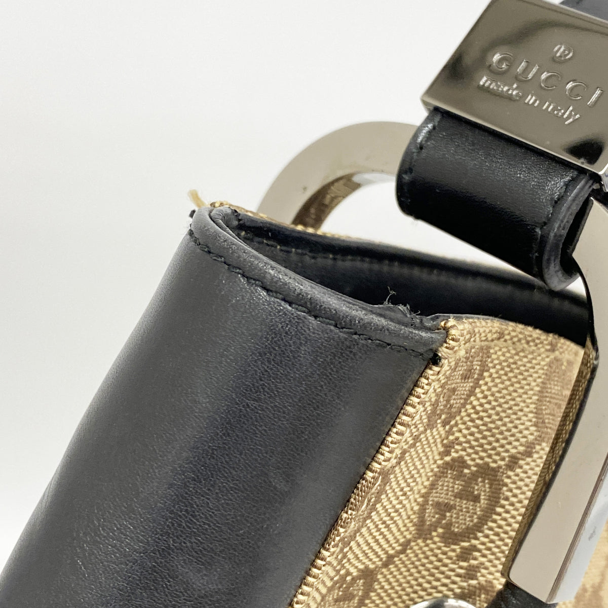 【6ib2782】グッチ ショルダーバッグ GGキャンバス 001 3746 キャンバス ベージュ シルバー金具【中古】レディース