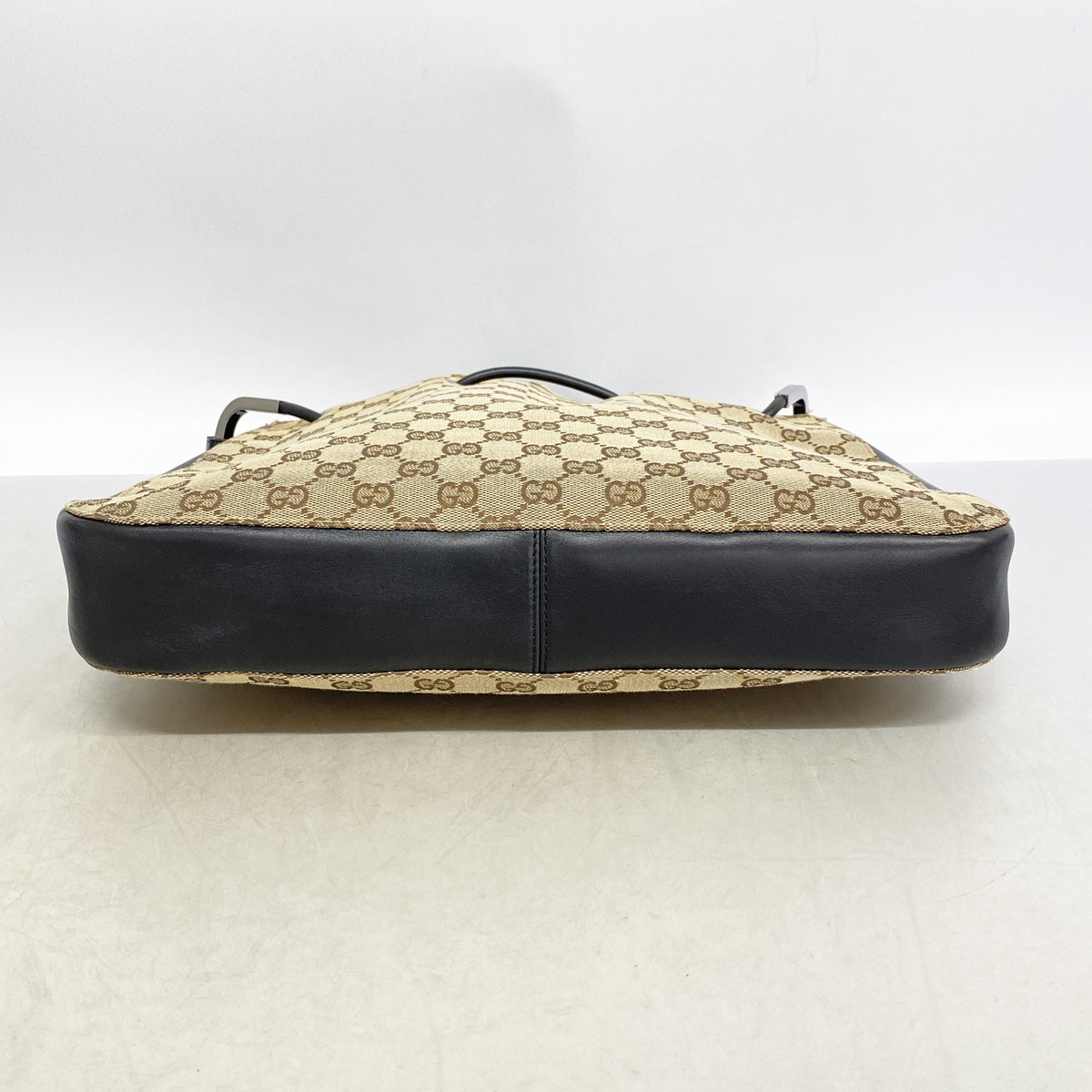 【6ib2782】グッチ ショルダーバッグ GGキャンバス 001 3746 キャンバス ベージュ シルバー金具【中古】レディース