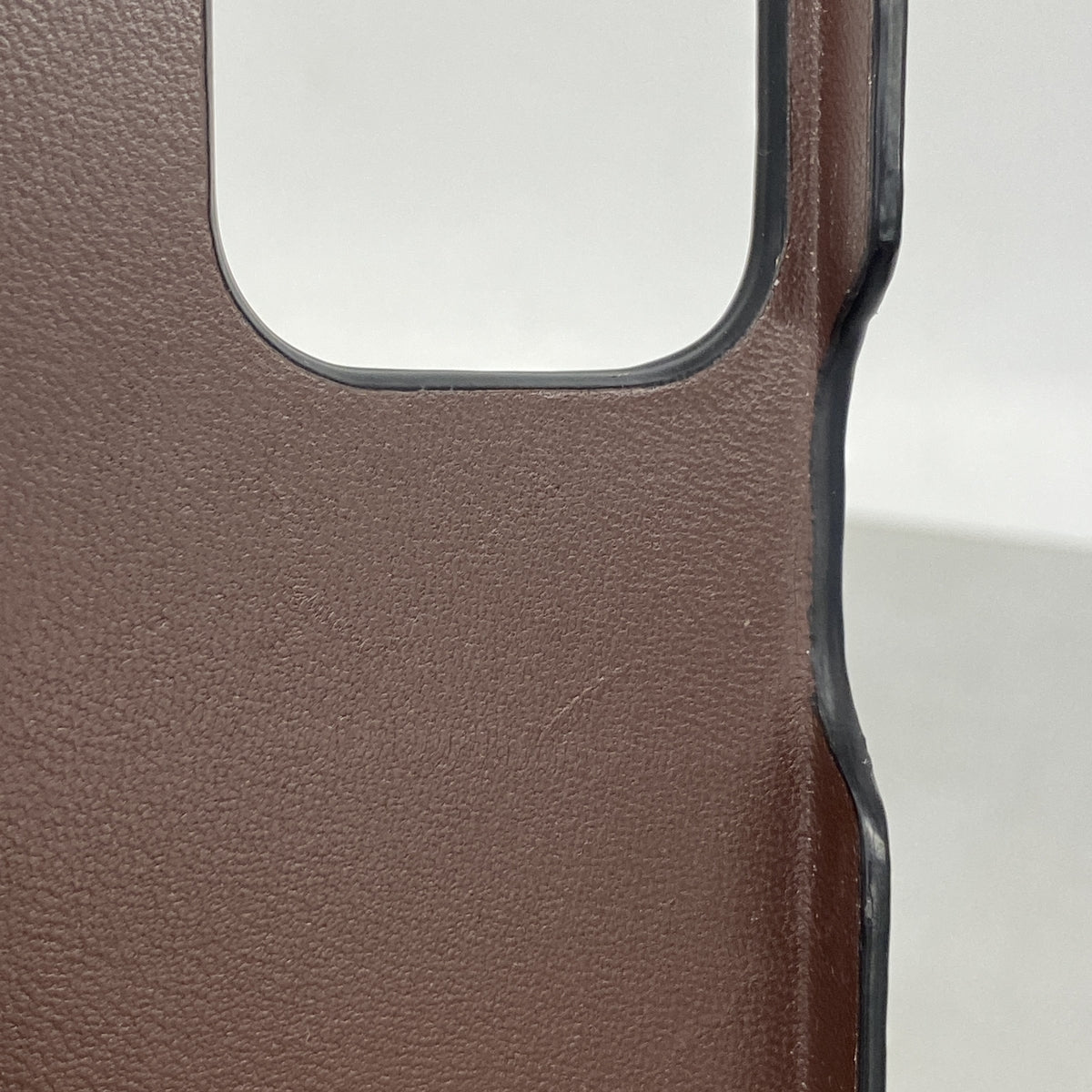【6ib2814】シャネル iPhoneケース マトラッセ チェーンショルダー キャビアスキン ブラック シャンパンゴールド金具 iPhone13Pro【中古】レディース