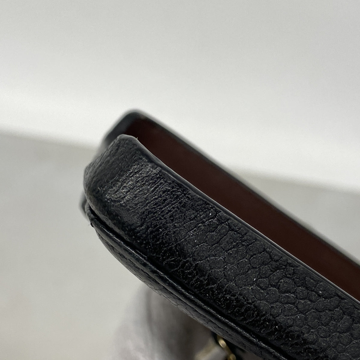 【6ib2814】シャネル iPhoneケース マトラッセ チェーンショルダー キャビアスキン ブラック シャンパンゴールド金具 iPhone13Pro【中古】レディース