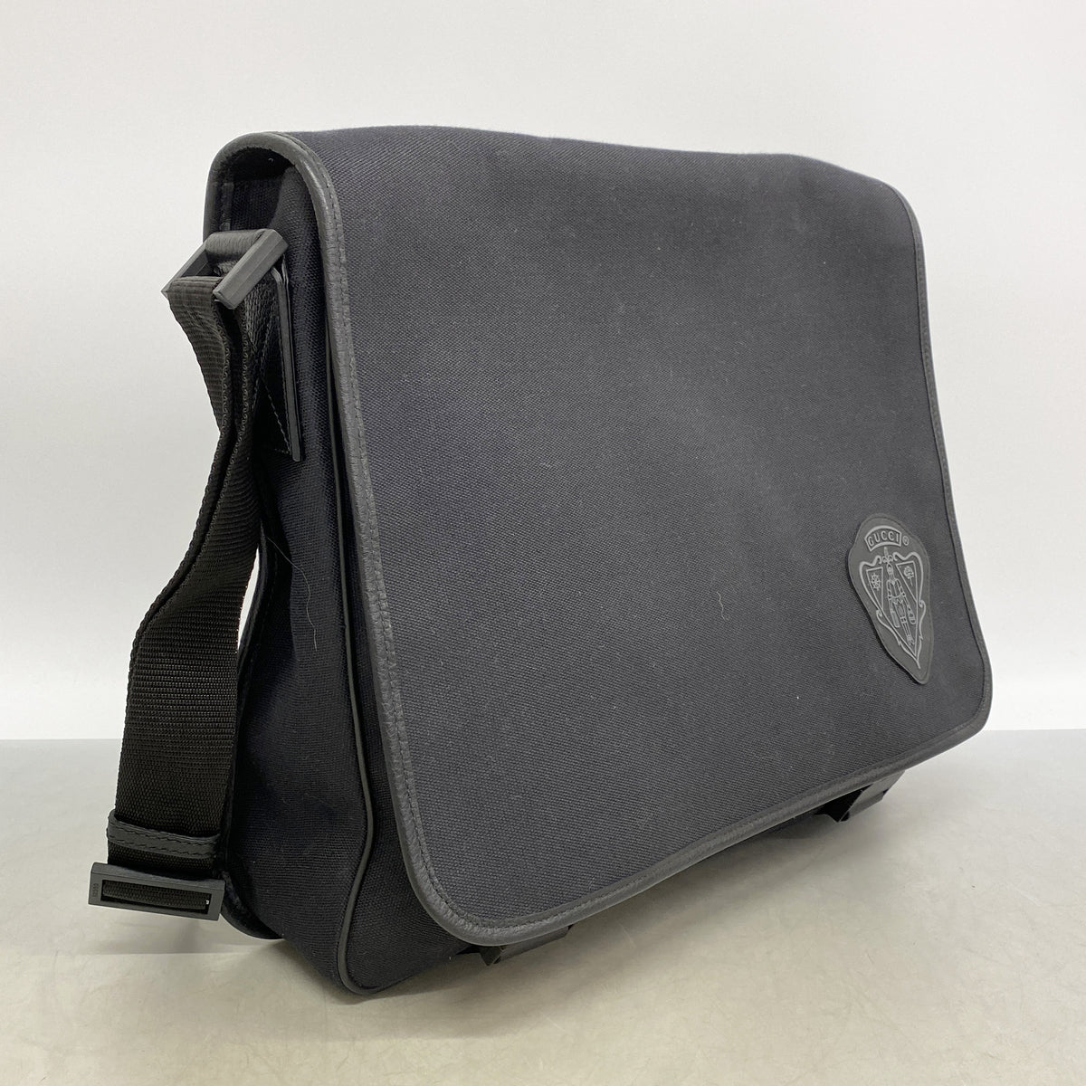 【6ib2850】グッチ ショルダーバッグ 282524 キャンバス ブラック シルバー金具【中古】メンズ