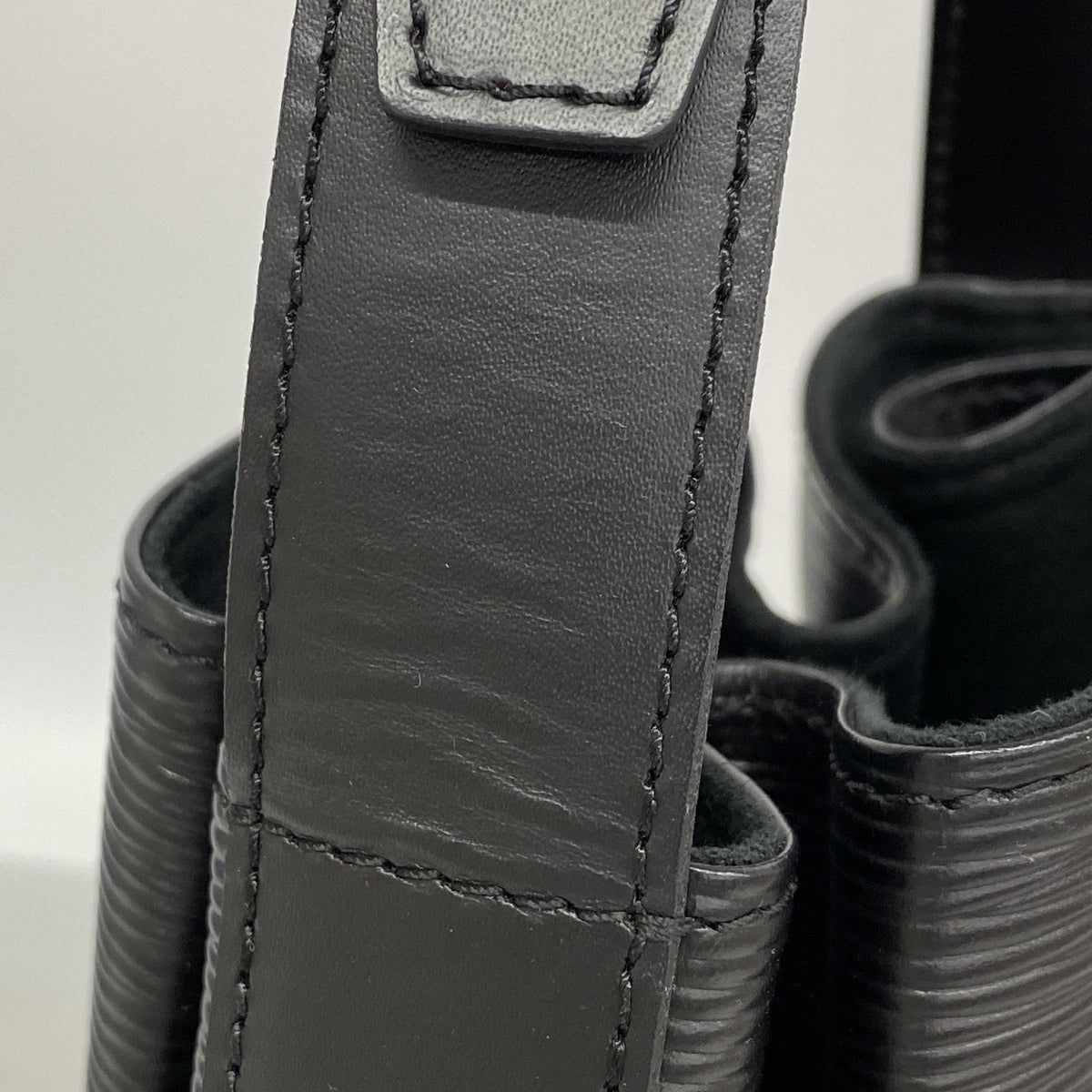 【6ib2866】ルイヴィトン ショルダーバッグ エピ サックデポールPM M80157 ノワール【中古】レディース