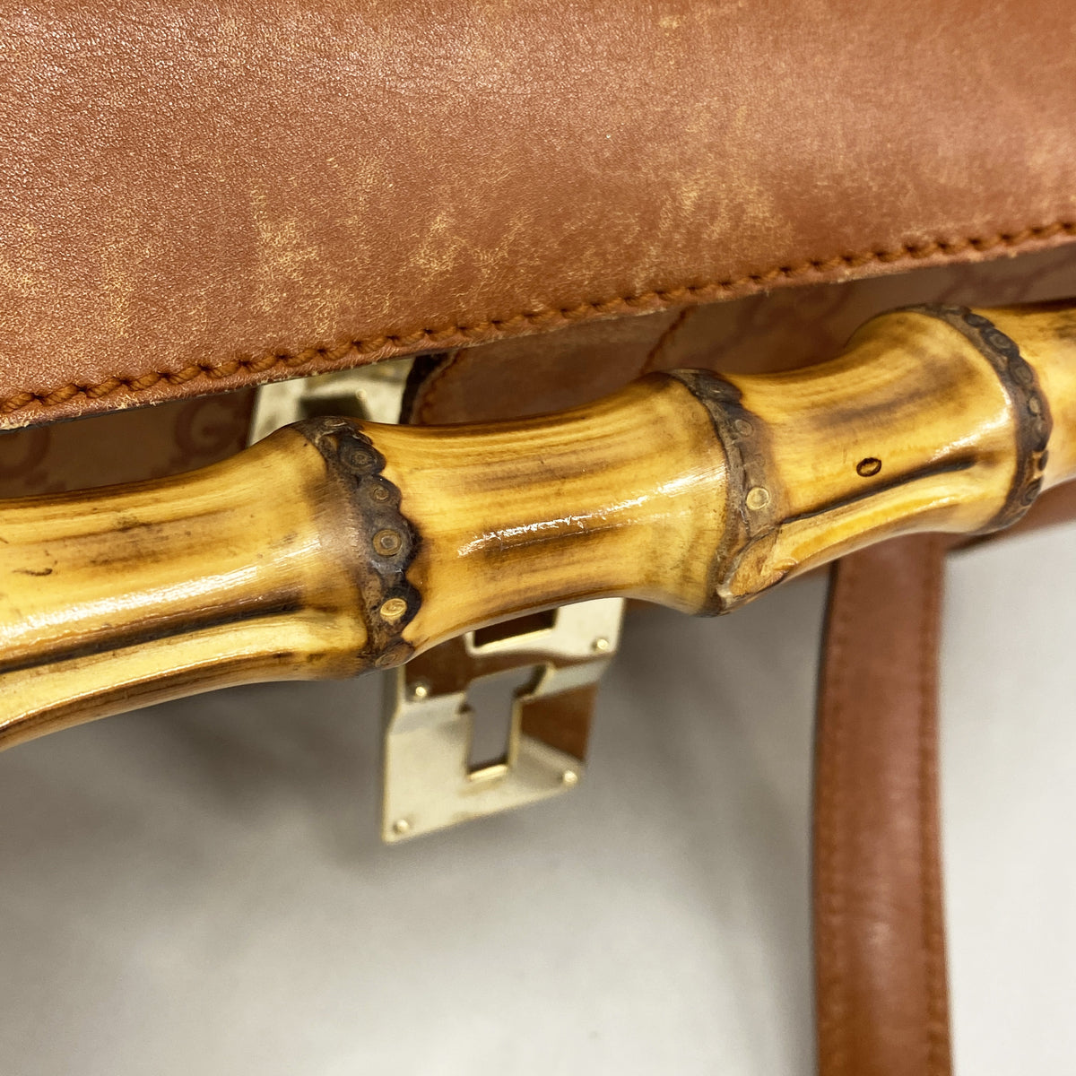【6ib2870】グッチ ショルダーバッグ バンブー グッチシマ 111713 レザー ブラウン シャンパンゴールド金具【中古】レディース