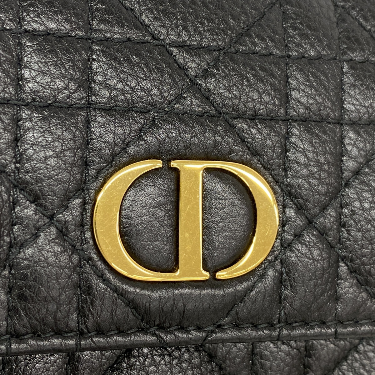 【6ib2872】クリスチャンディオール 長財布 カナージュ レザー ブラック ゴールド金具【中古】レディース