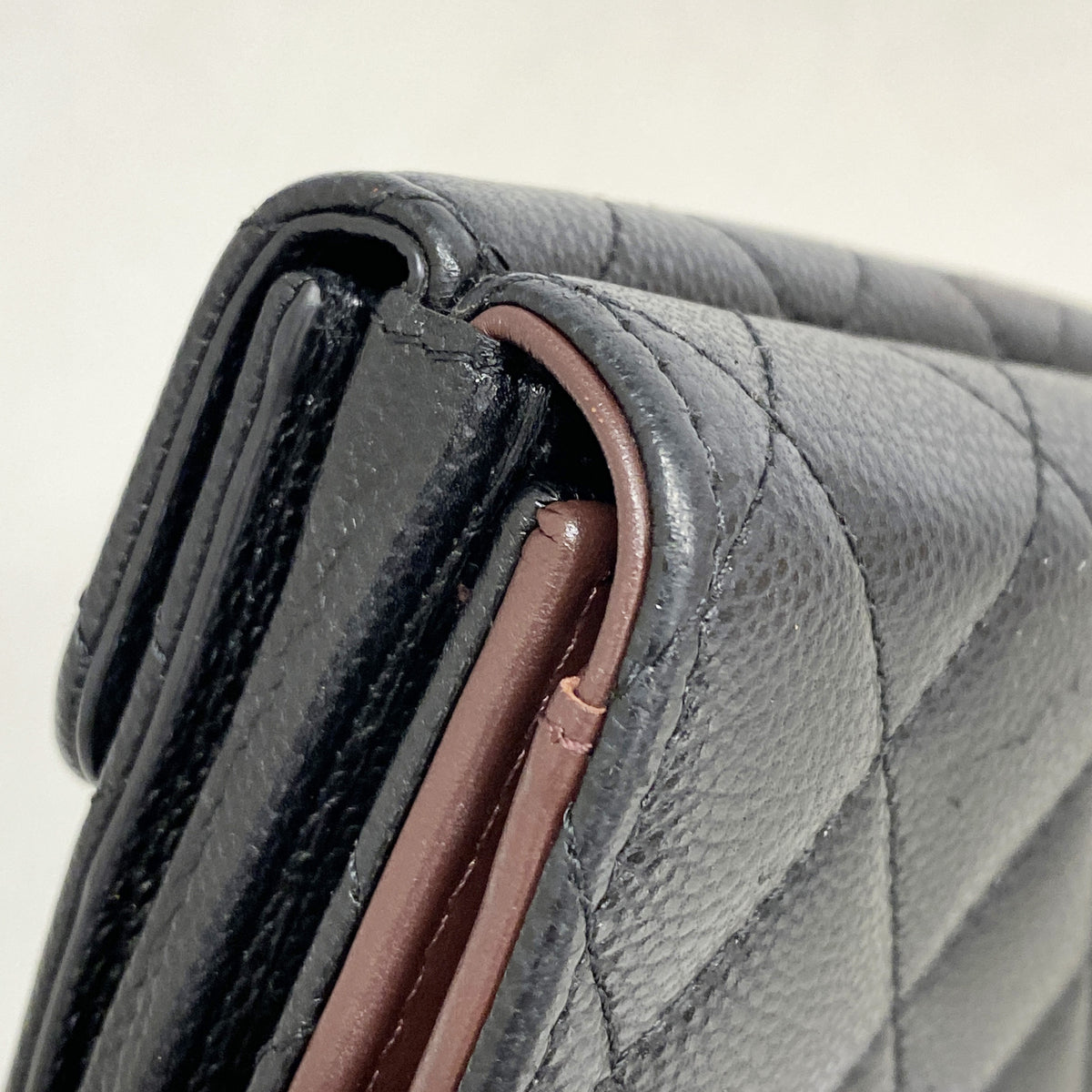 【6ib2890】シャネル 三つ折り財布 マトラッセ キャビアスキン ブラック シャンパンゴールド金具【中古】レディース