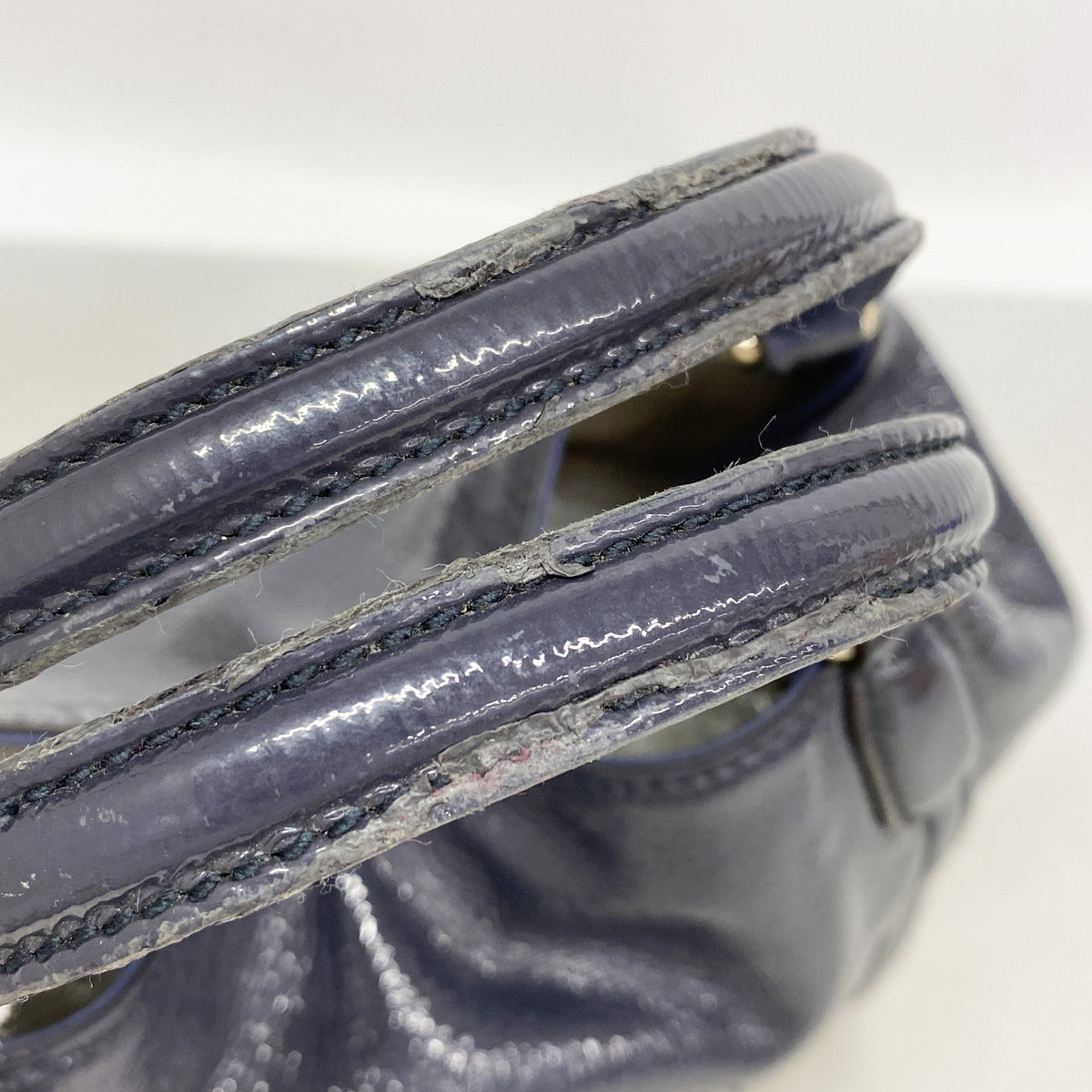 【6ib2905】グッチ ハンドバッグ ソーホー 336751 エナメル ネイビー シャンパンゴールド金具 2wayバッグ【中古】レディース